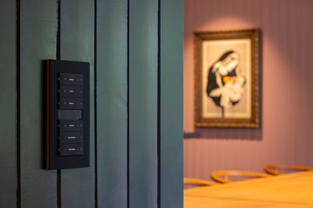 Bespoke KNX intelligent control keypad by AVINU