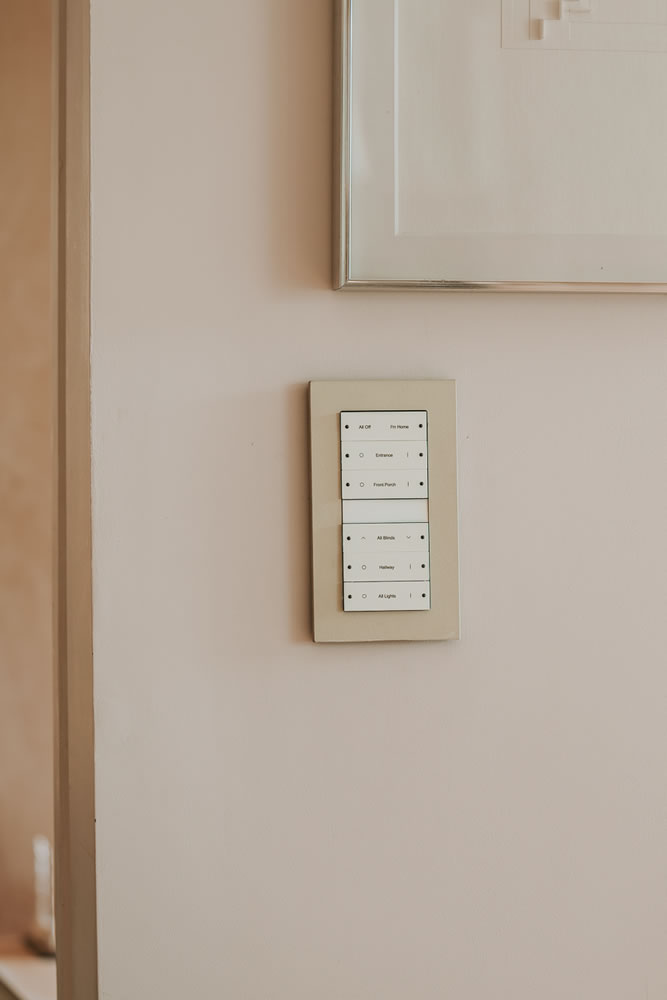 Bespoke KNX intelligent control keypad by AVINU