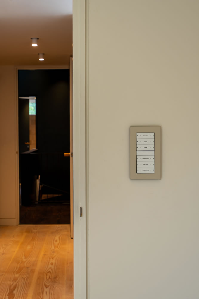 Bespoke KNX intelligent control keypad by AVINU