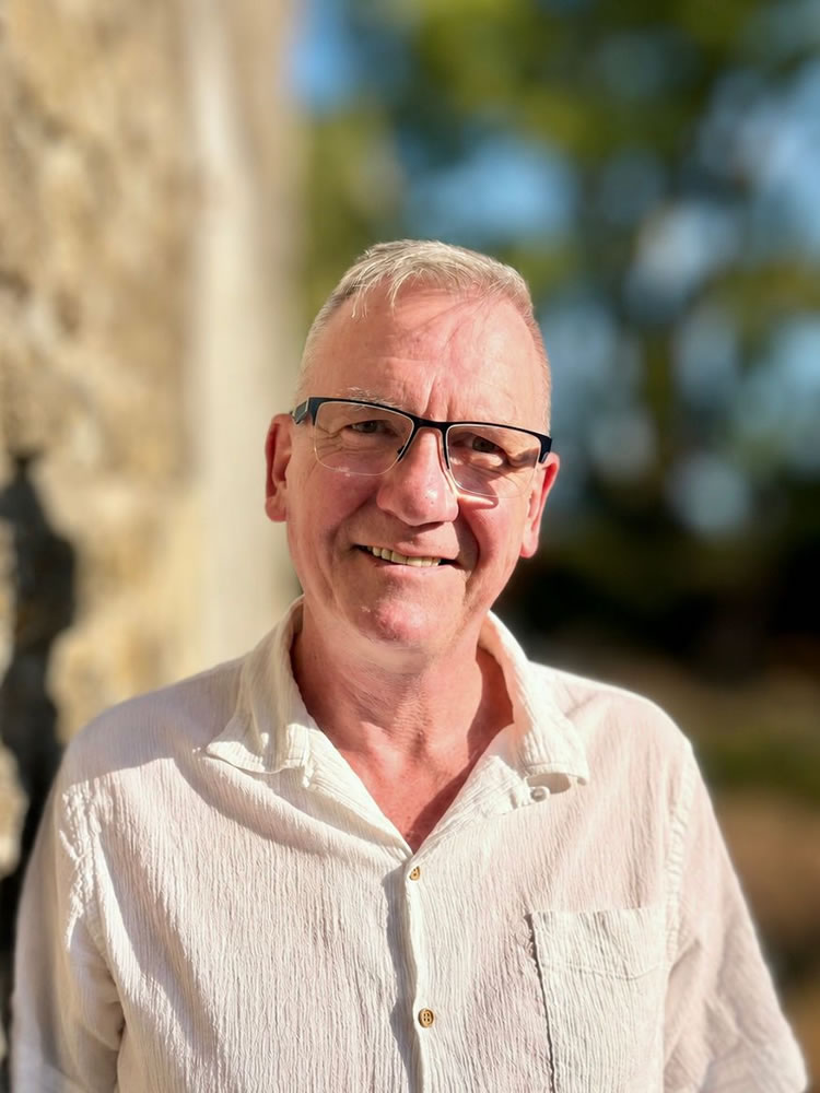 Mike Farquhar - Director - AVINU - The Smart Home Specialists